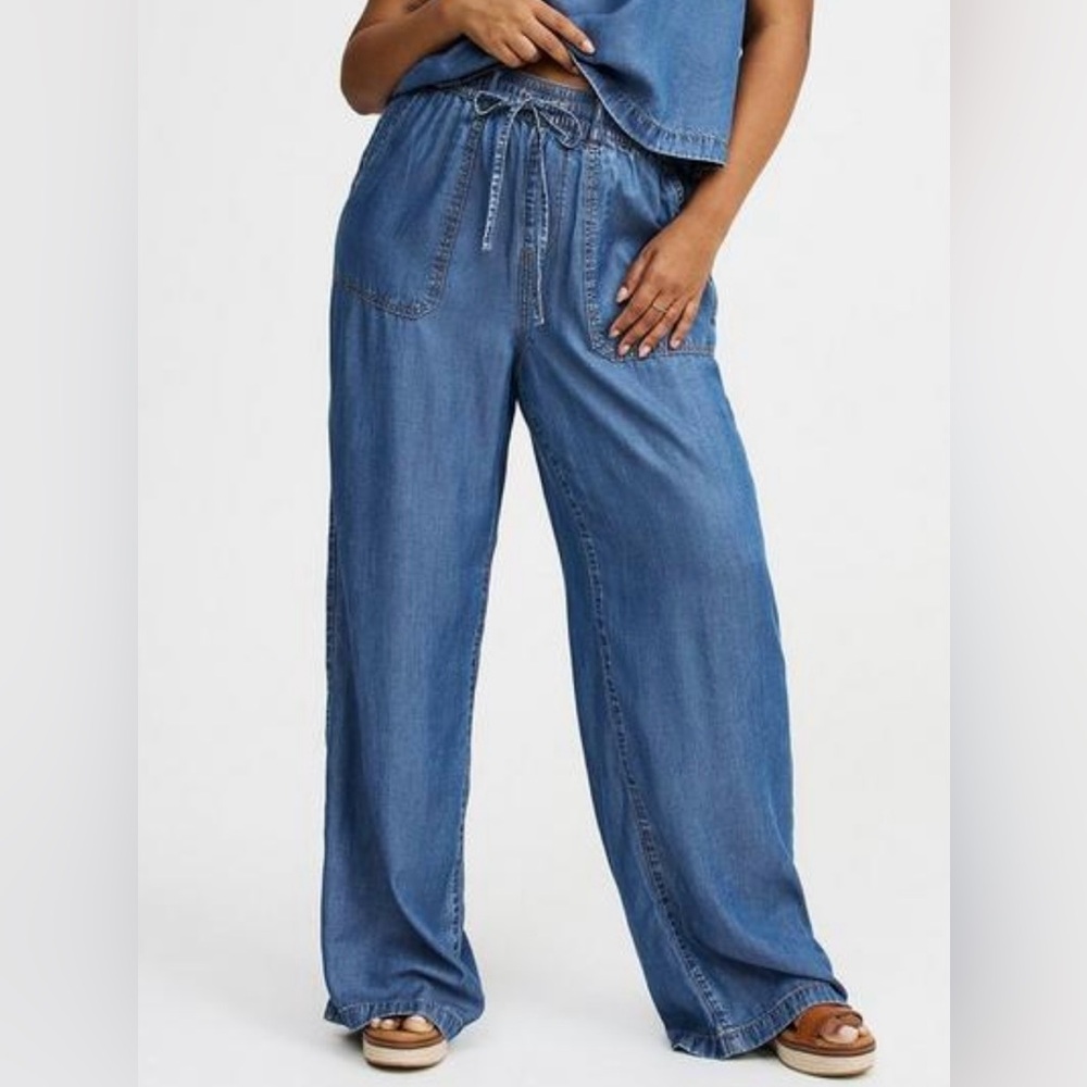 NWT Torrid High Rise Pull On Lightweight Denim Jeans Medium Wash Size 00TALL